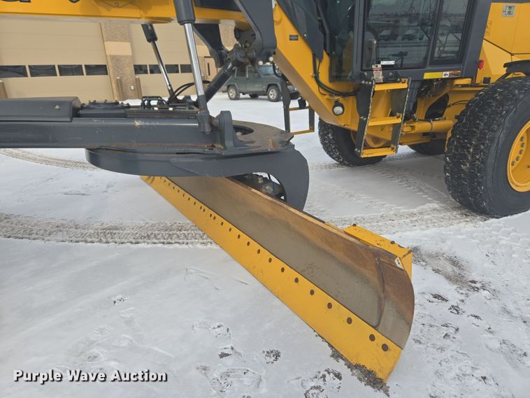 image for item ER5154 2016 John Deere 772GP motor grader