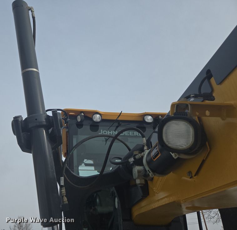 image for item ER5154 2016 John Deere 772GP motor grader