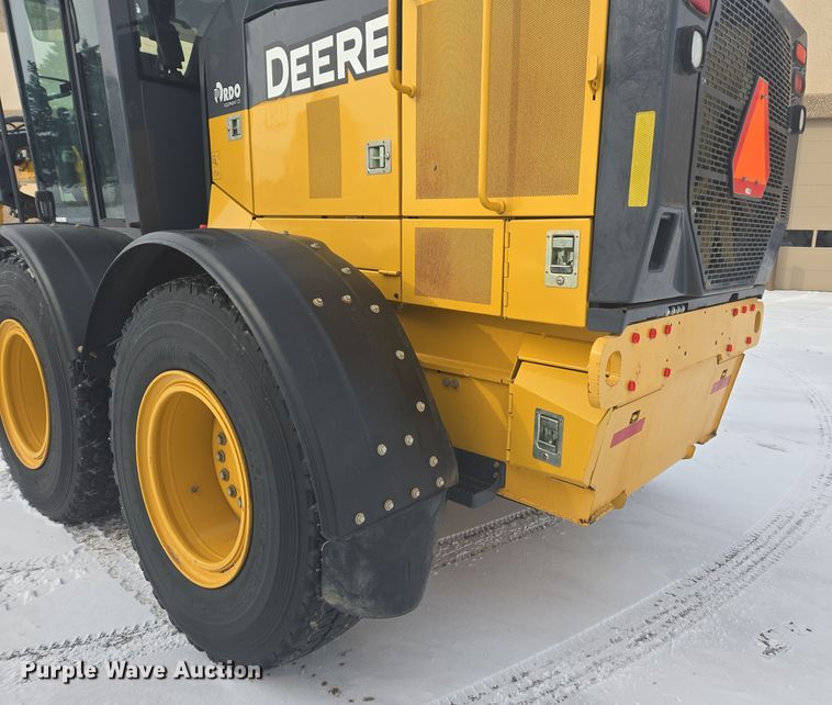 image for item ER5154 2016 John Deere 772GP motor grader