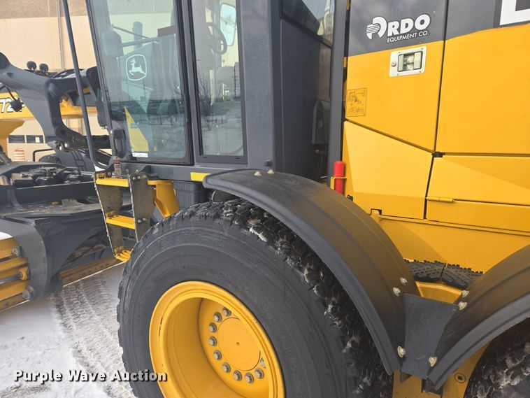 image for item ER5154 2016 John Deere 772GP motor grader