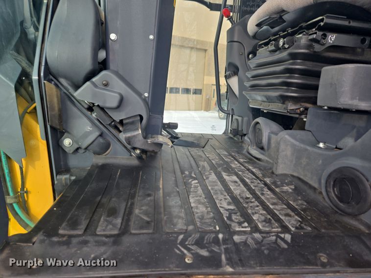 image for item ER5154 2016 John Deere 772GP motor grader