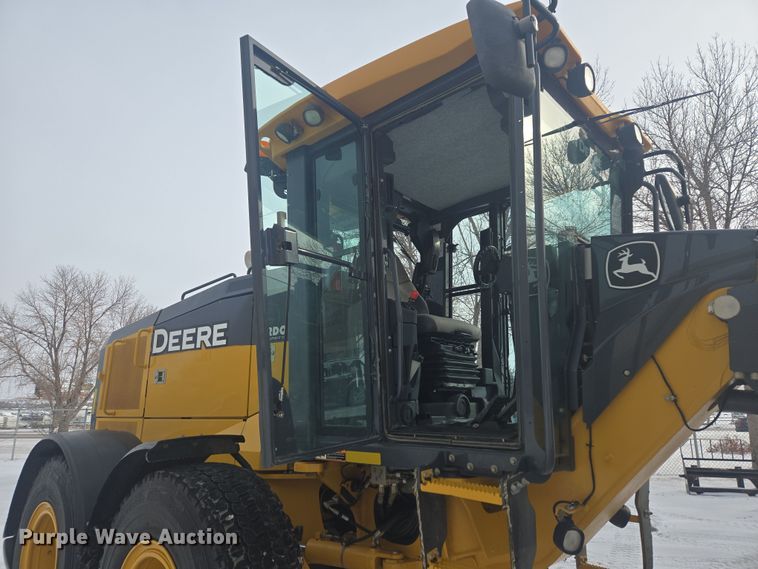 image for item ER5154 2016 John Deere 772GP motor grader