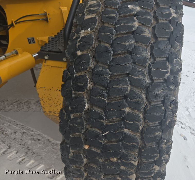 image for item ER5154 2016 John Deere 772GP motor grader