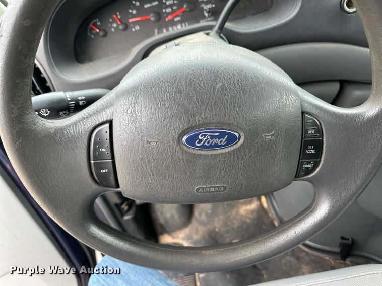 image for item ER8682 2006 Ford E150 van