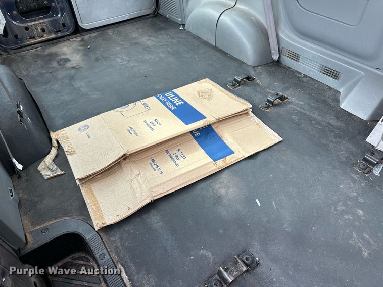 image for item ER8682 2006 Ford E150 van