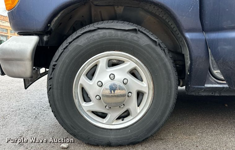 image for item ER8682 2006 Ford E150 van