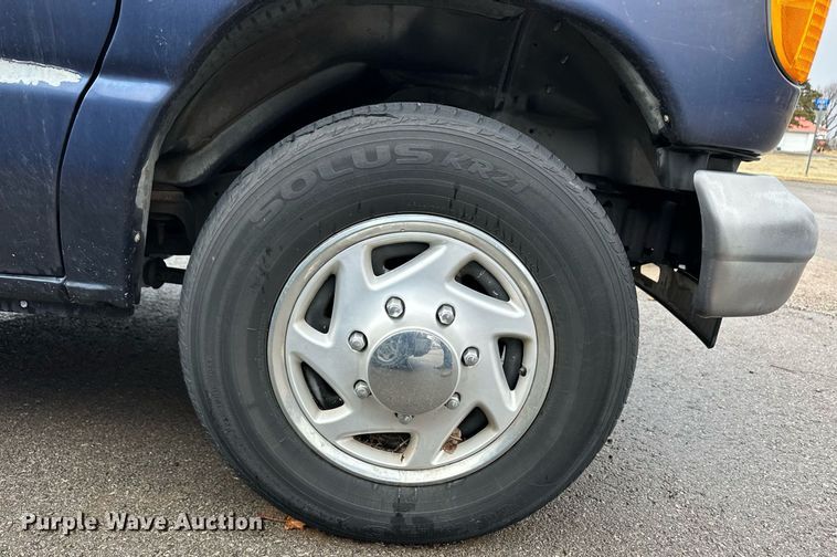 image for item ER8682 2006 Ford E150 van