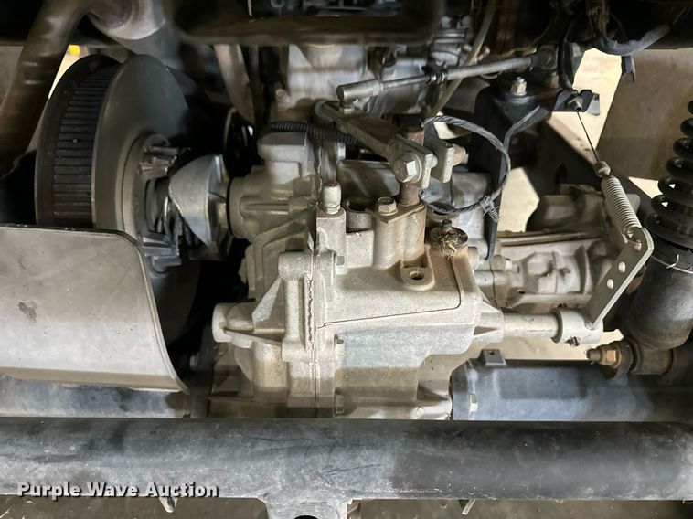 image for item ER8725 2011 John Deere Gator HPX utility vehicle