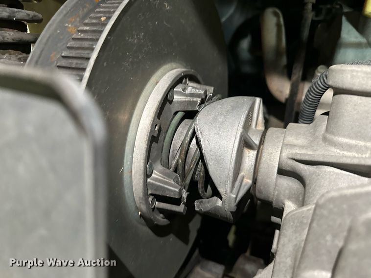 image for item ER8725 2011 John Deere Gator HPX utility vehicle