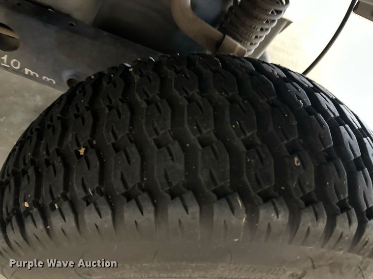 image for item ER8725 2011 John Deere Gator HPX utility vehicle