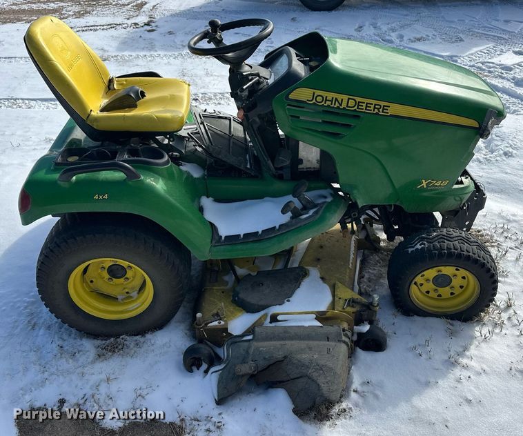 image for item ER8726 John Deere X748 lawn mower