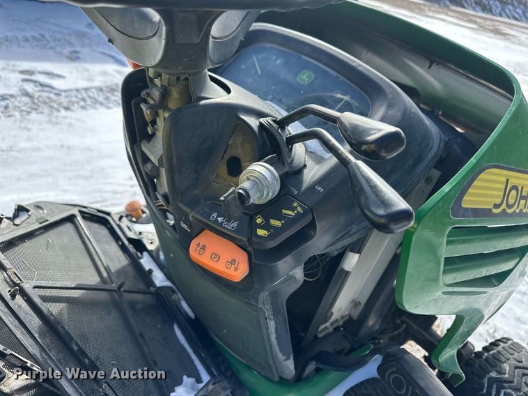 image for item ER8726 John Deere X748 lawn mower