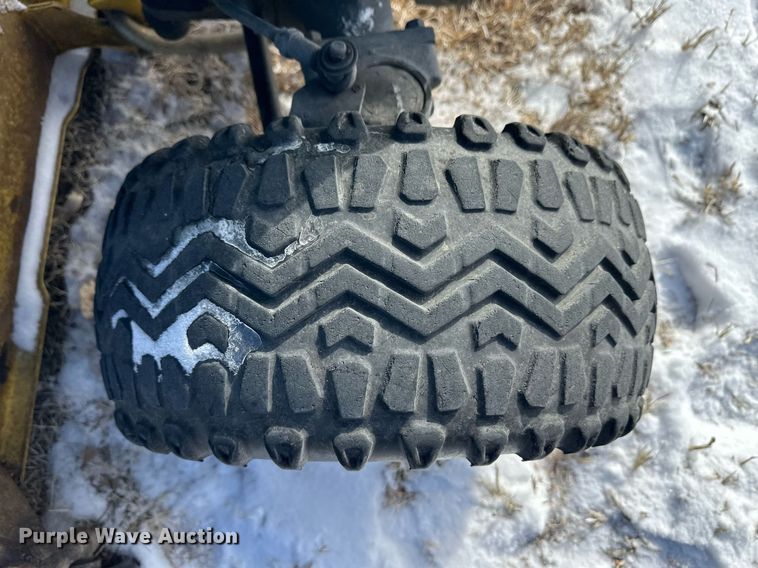 image for item ER8726 John Deere X748 lawn mower