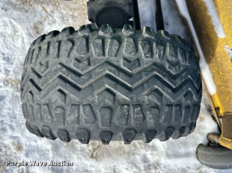 image for item ER8726 John Deere X748 lawn mower