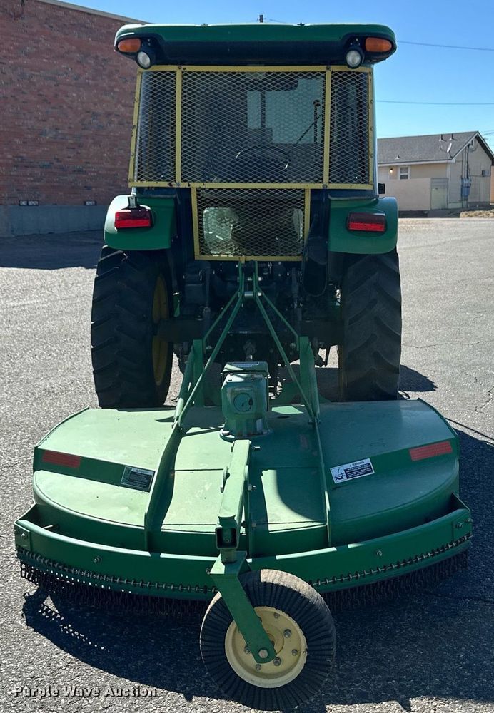 image for item ER8769 2002 John Deere 5220 MFWD tractor