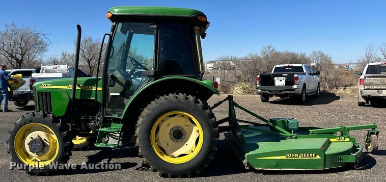 image for item ER8769 2002 John Deere 5220 MFWD tractor
