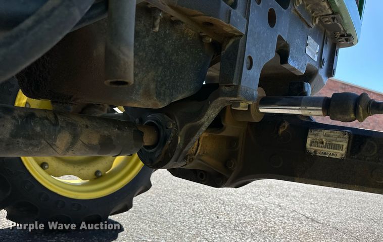 image for item ER8769 2002 John Deere 5220 MFWD tractor