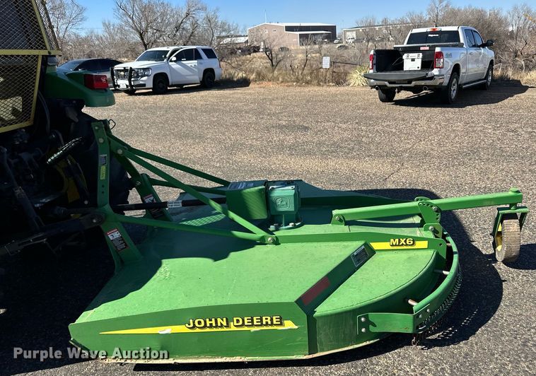 image for item ER8769 2002 John Deere 5220 MFWD tractor