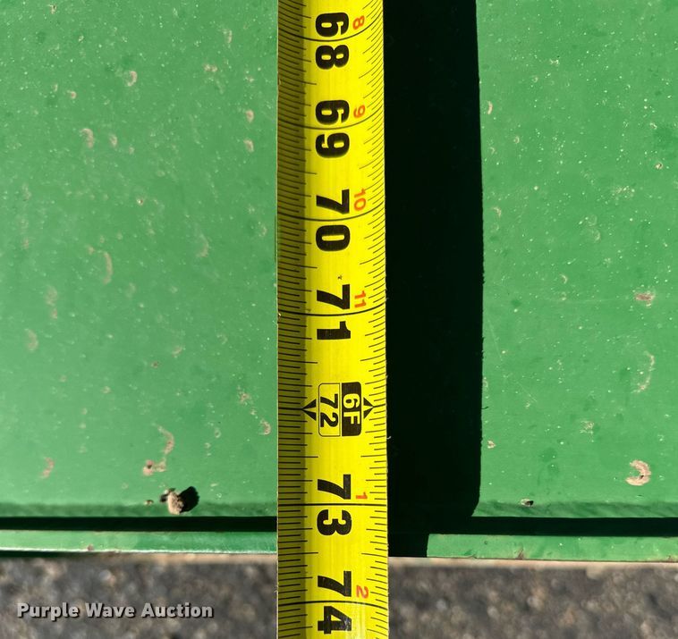 image for item ER8769 2002 John Deere 5220 MFWD tractor