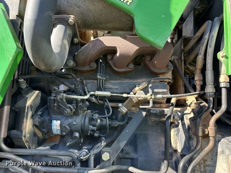 image for item ER8769 2002 John Deere 5220 MFWD tractor