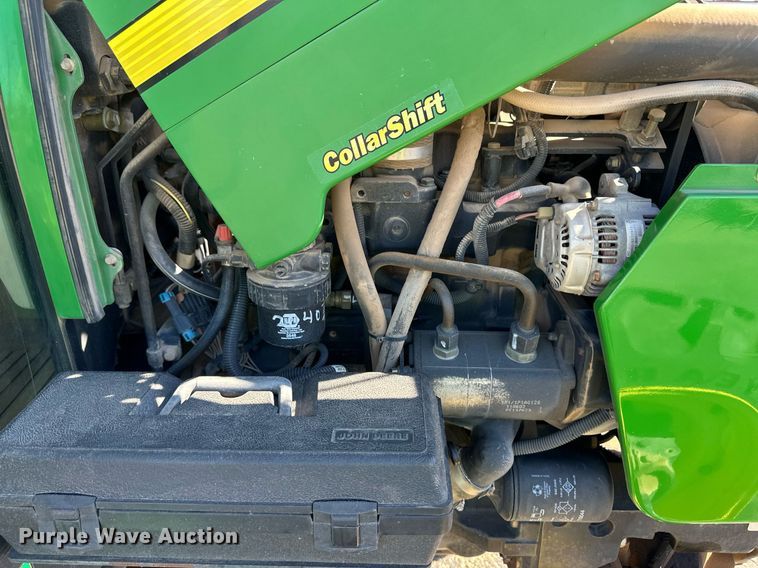 image for item ER8769 2002 John Deere 5220 MFWD tractor