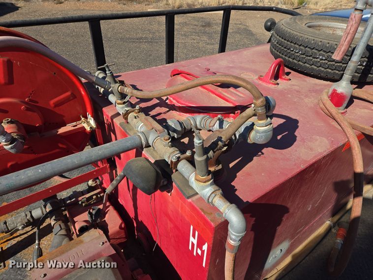 image for item ER8770 2002 Chevrolet Silverado 3500 Ext. Cab flatbed pickup truck