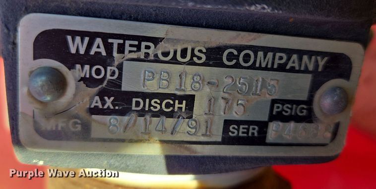 image for item ER8770 2002 Chevrolet Silverado 3500 Ext. Cab flatbed pickup truck