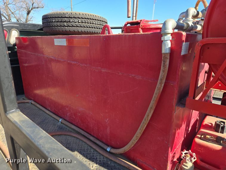 image for item ER8770 2002 Chevrolet Silverado 3500 Ext. Cab flatbed pickup truck