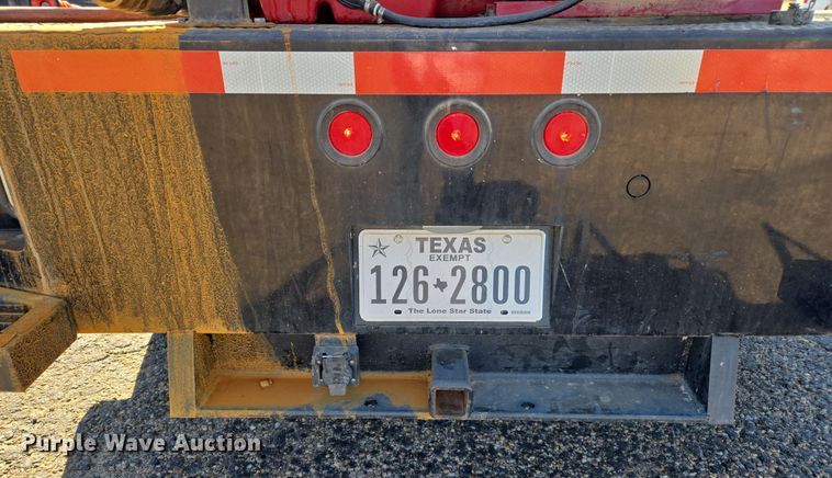 image for item ER8770 2002 Chevrolet Silverado 3500 Ext. Cab flatbed pickup truck