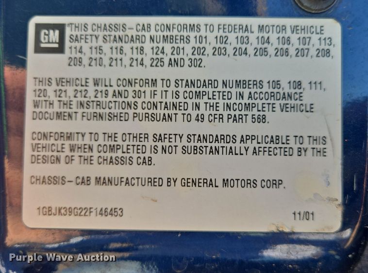 image for item ER8770 2002 Chevrolet Silverado 3500 Ext. Cab flatbed pickup truck