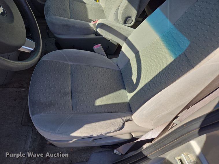 image for item ER8775 2006 Chevrolet Uplander LS van