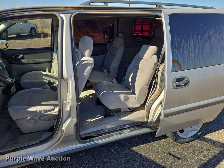 image for item ER8775 2006 Chevrolet Uplander LS van