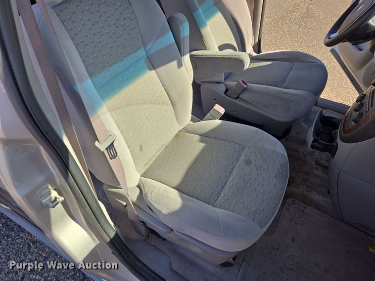 image for item ER8775 2006 Chevrolet Uplander LS van