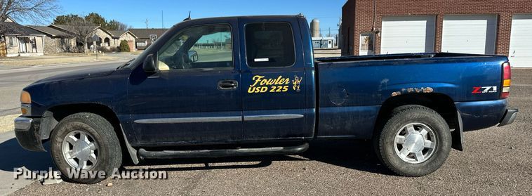 image for item ER8784 2004 GMC Sierra 1500 Ext. Cab pickup truck
