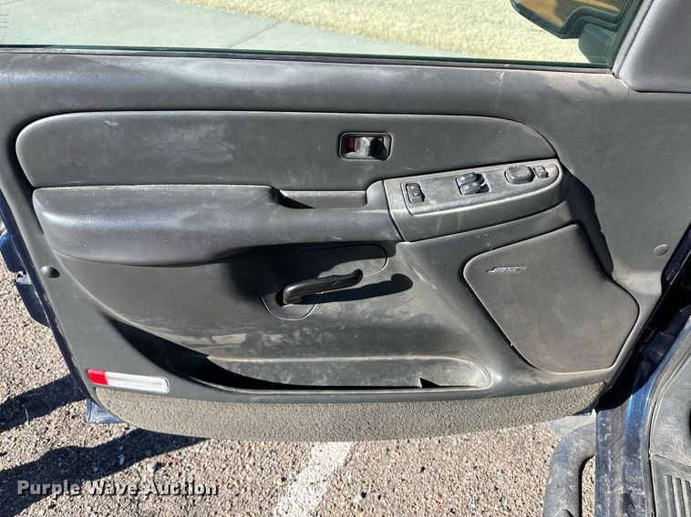 image for item ER8784 2004 GMC Sierra 1500 Ext. Cab pickup truck