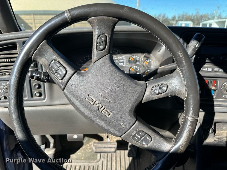 image for item ER8784 2004 GMC Sierra 1500 Ext. Cab pickup truck