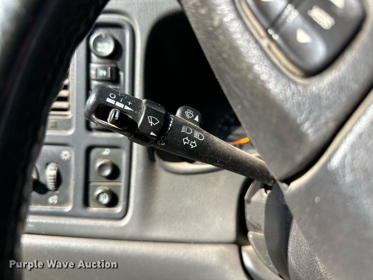 image for item ER8784 2004 GMC Sierra 1500 Ext. Cab pickup truck