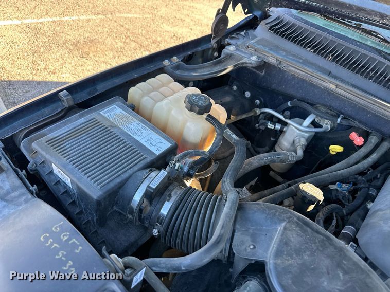 image for item ER8784 2004 GMC Sierra 1500 Ext. Cab pickup truck