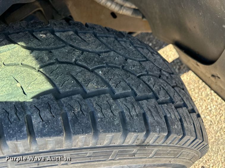 image for item ER8784 2004 GMC Sierra 1500 Ext. Cab pickup truck