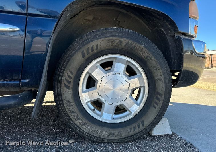 image for item ER8784 2004 GMC Sierra 1500 Ext. Cab pickup truck