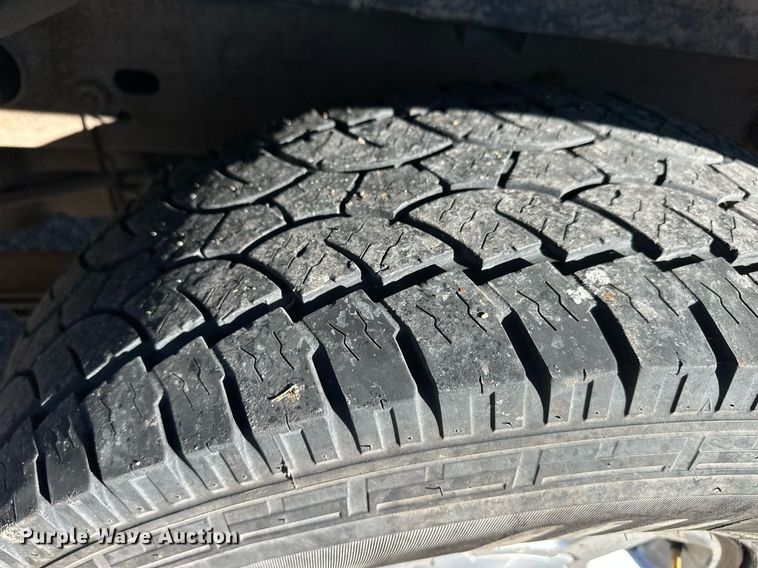 image for item ER8784 2004 GMC Sierra 1500 Ext. Cab pickup truck