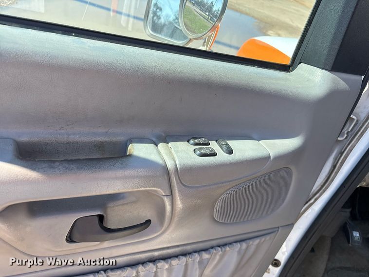 image for item EY9919 1997 Ford E350 ambulance