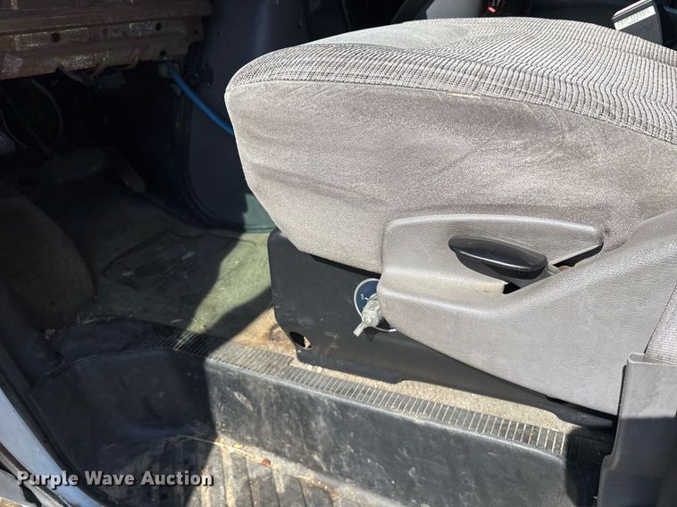 image for item EY9919 1997 Ford E350 ambulance