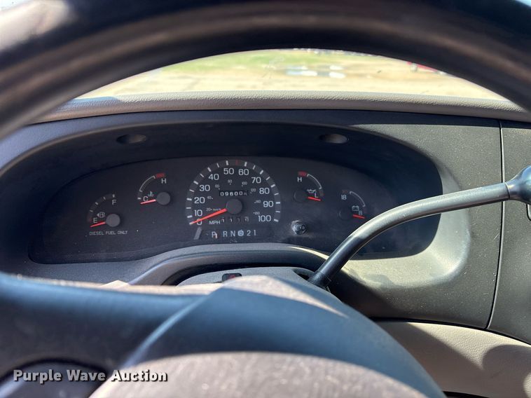 image for item EY9919 1997 Ford E350 ambulance