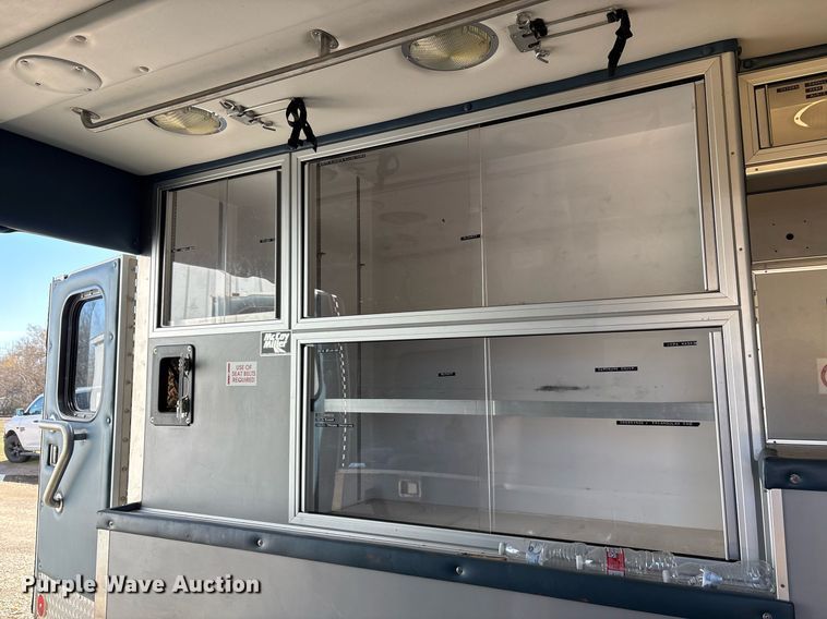 image for item EY9919 1997 Ford E350 ambulance