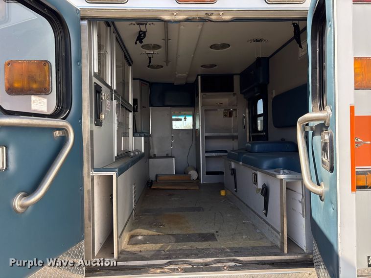 image for item EY9919 1997 Ford E350 ambulance