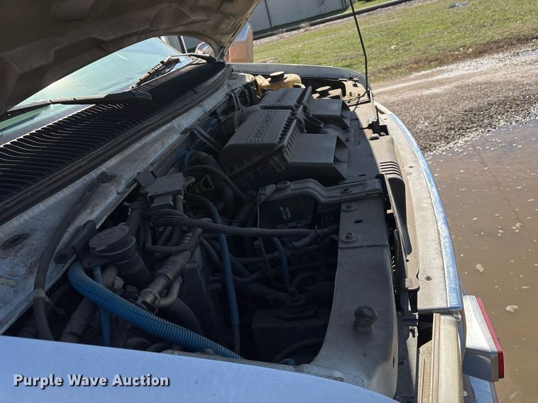 image for item EY9919 1997 Ford E350 ambulance