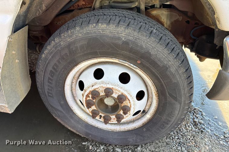 image for item EY9919 1997 Ford E350 ambulance