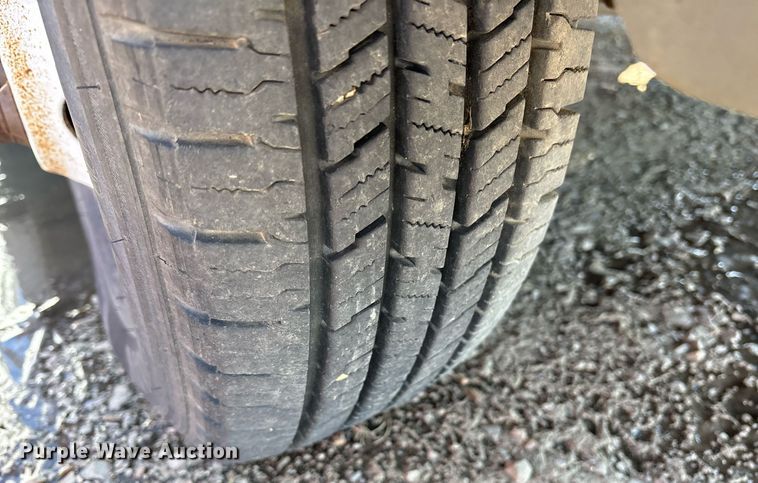 image for item EY9919 1997 Ford E350 ambulance