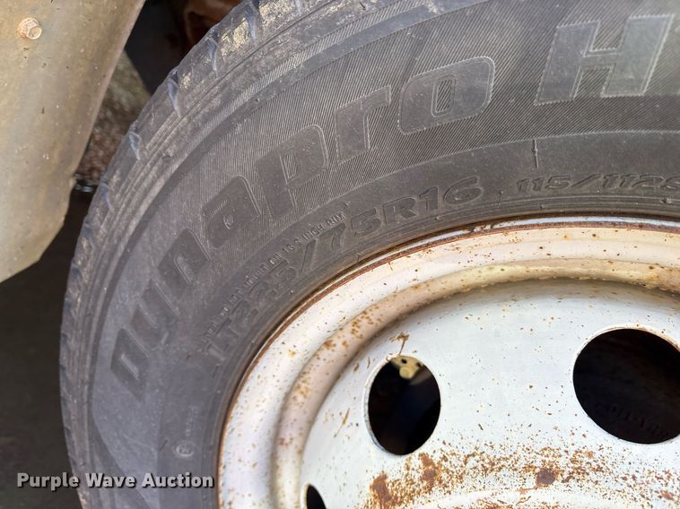 image for item EY9919 1997 Ford E350 ambulance